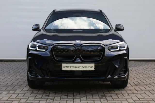 BMW iX3 (2022) thumbnail 2
