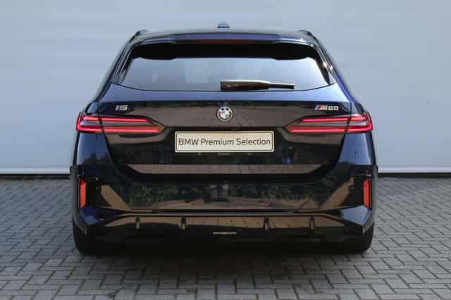 BMW i5 (2025) thumbnail 4