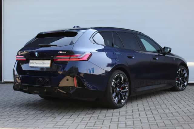 BMW i5 (2025) thumbnail 5