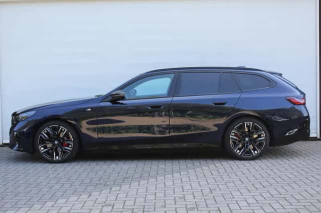 BMW i5 (2025) thumbnail 6