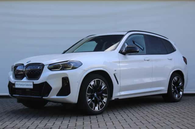 BMW iX3 (2024) thumbnail 1