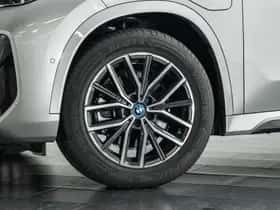BMW X1 (2024) thumbnail 8