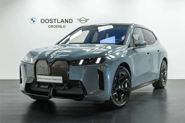 BMW iX (2025) thumbnail 1