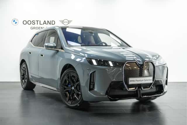 BMW iX (2025) thumbnail 2