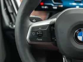 BMW iX (2025) thumbnail 36