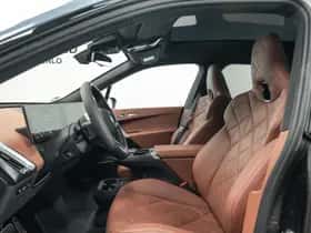 BMW iX (2025) thumbnail 9