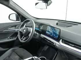BMW iX1 (2025) thumbnail 8