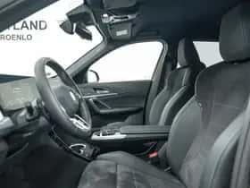 BMW iX1 (2025) thumbnail 9