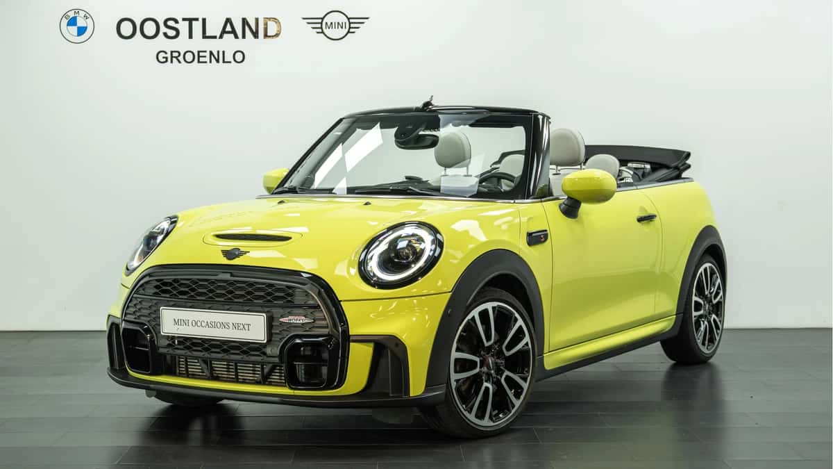 MINI Cabrio (2023) — foto 1