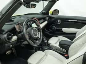 MINI Cabrio (2023) thumbnail 12