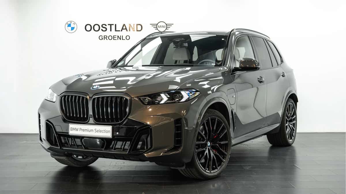 BMW X5 (2025) — foto 1