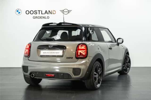 MINI Hatchback (2021) thumbnail 2