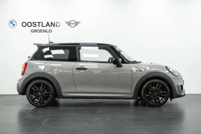 MINI Hatchback (2021) thumbnail 4