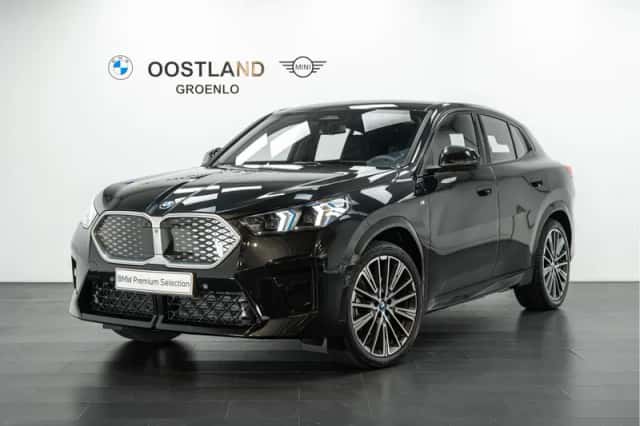 BMW iX2 (2025) thumbnail 1