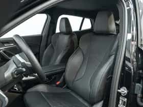 BMW iX2 (2025) thumbnail 11