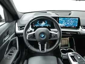 BMW iX2 (2025) thumbnail 16
