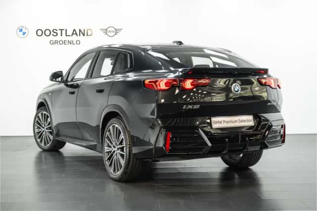 BMW iX2 (2025) thumbnail 4
