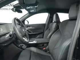 BMW iX2 (2025) thumbnail 10