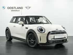 MINI Hatchback (2021) thumbnail 2