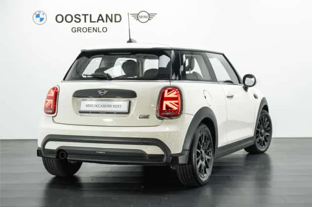 MINI Hatchback (2021) thumbnail 3