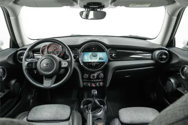MINI Hatchback (2021) thumbnail 4