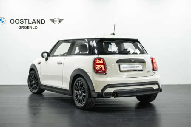 MINI Hatchback (2021) thumbnail 5