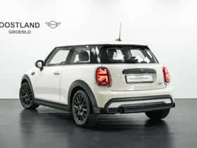 MINI Hatchback (2021) thumbnail 5
