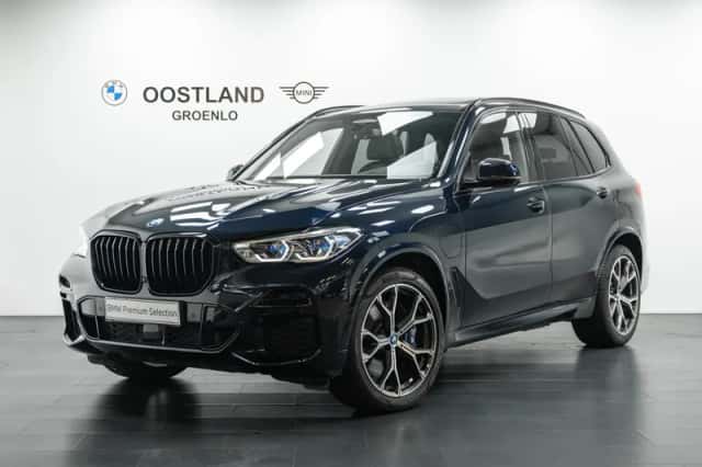 BMW X5 (2023) thumbnail 1