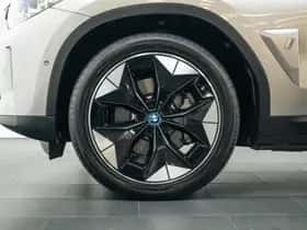 BMW iX3 (2021) thumbnail 14