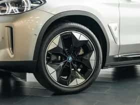 BMW iX3 (2021) thumbnail 8