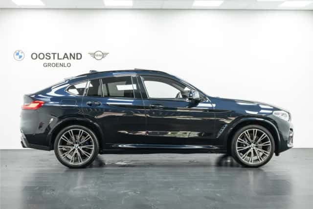 BMW X4 (2020) thumbnail 3