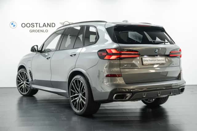 BMW X5 (2025) thumbnail 3
