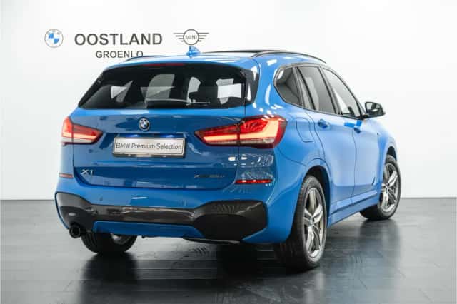 BMW X1 (2022) thumbnail 2