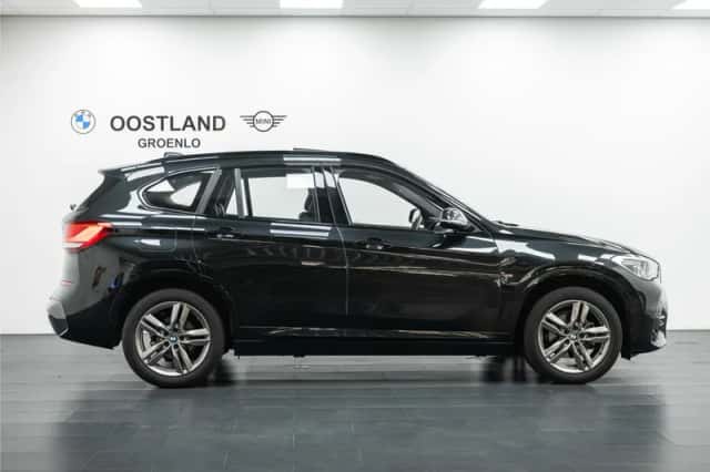 BMW X1 (2022) thumbnail 2