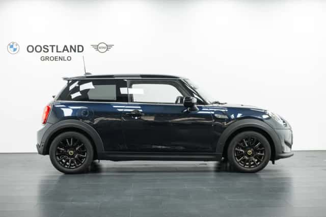 MINI Mini Electric (2022) thumbnail 2