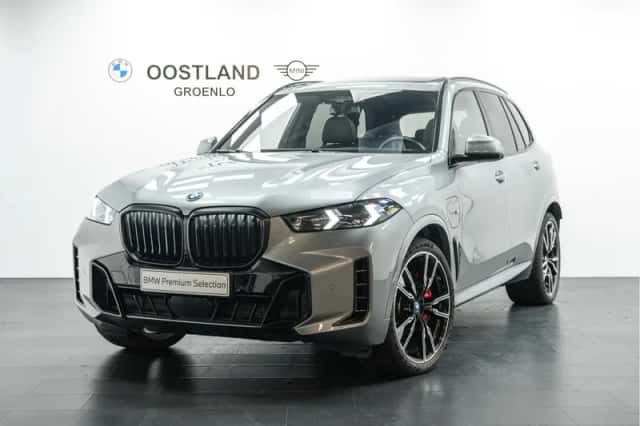BMW X5 (2023) thumbnail 1