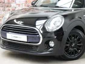 MINI Hatchback (2017) thumbnail 2