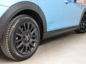 MINI Hatchback (2017) thumbnail 6