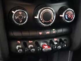MINI Hatchback (2016) thumbnail 23