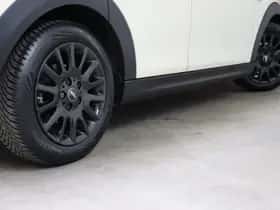MINI Hatchback (2016) thumbnail 6