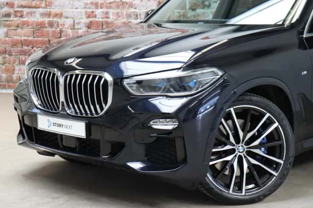BMW X5 (2019) thumbnail 2