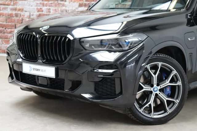 BMW X5 (2021) thumbnail 2