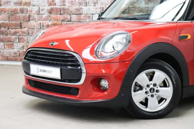 MINI Cooper (2017) thumbnail 2
