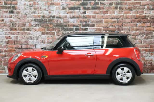 MINI Cooper (2017) thumbnail 3