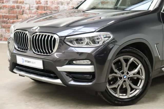 BMW X3 (2018) thumbnail 2