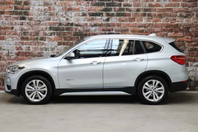 BMW X1 (2016) thumbnail 3