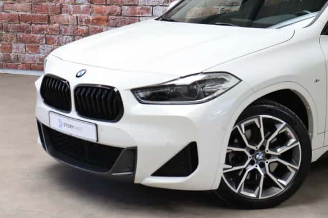 BMW X2 (2022) thumbnail 2