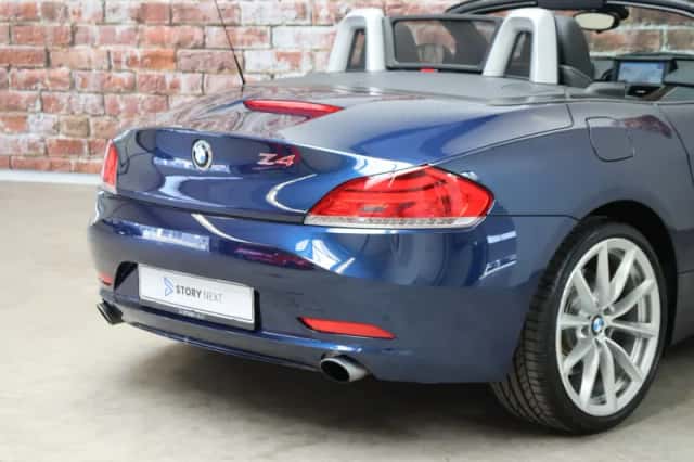 BMW Z4 (2010) thumbnail 6