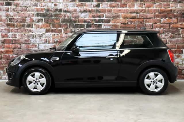 MINI Cooper (2019) thumbnail 3
