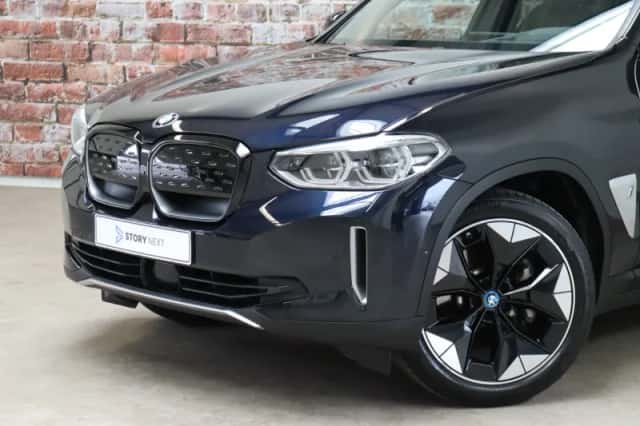 BMW iX3 (2021) thumbnail 2